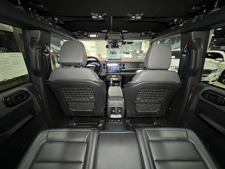 Фото 30 - Ford Bronco