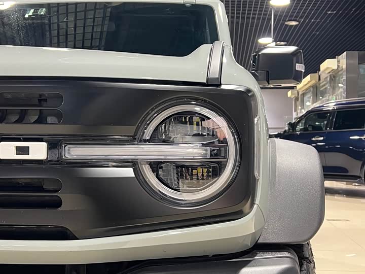 Фото 8 - Ford Bronco