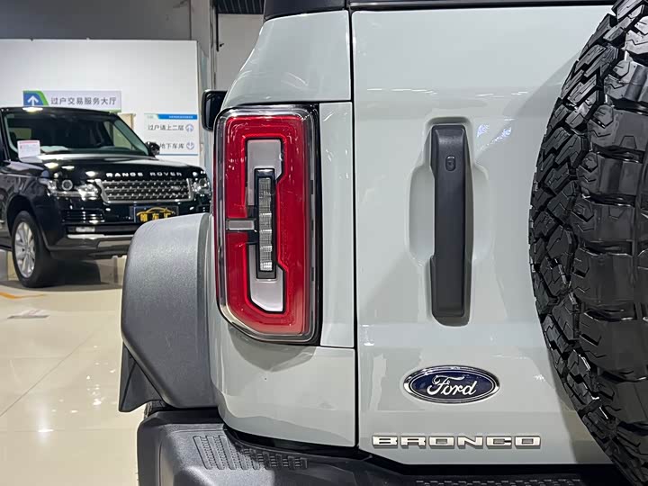 Фото 9 - Ford Bronco