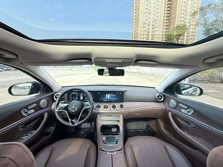 Фото 5 - Mercedes-Benz E-Class