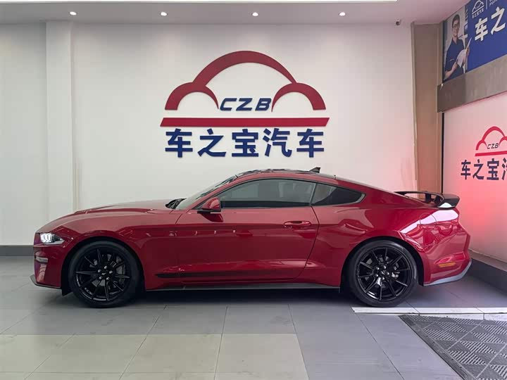 Фото 4 - Ford Mustang