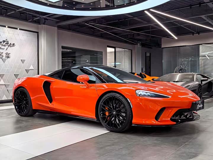 Фото 3 - McLaren GT