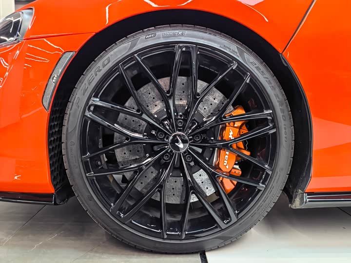 Фото 6 - McLaren GT