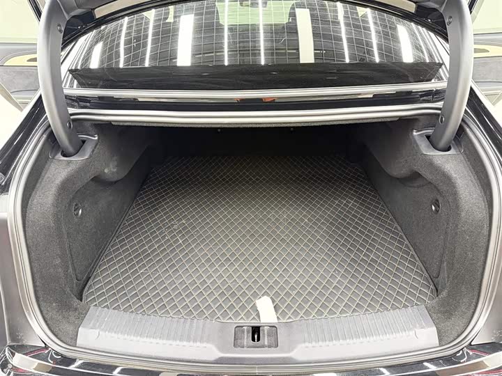 Фото 22 - Hongqi H9