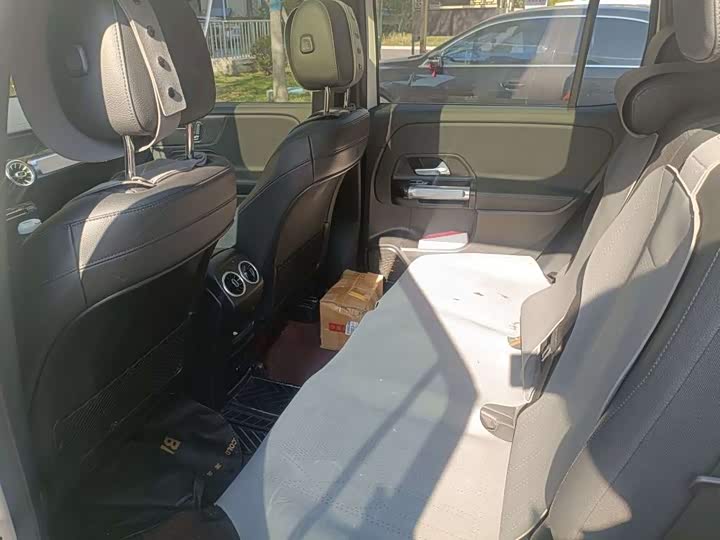 Фото 7 - Mercedes-Benz GLB-Class