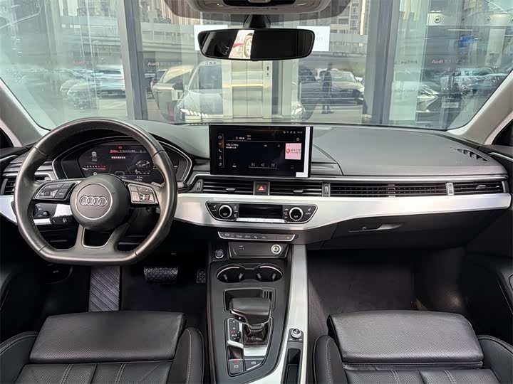 Фото 6 - Audi A4L