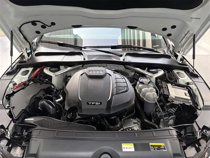 Фото 8 - Audi A4L