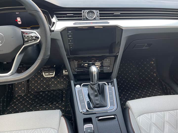 Фото 14 - Volkswagen Magotan