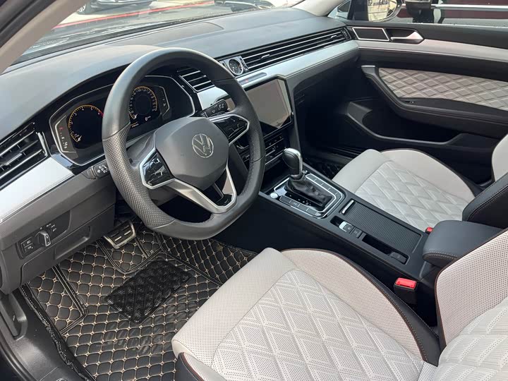 Фото 18 - Volkswagen Magotan