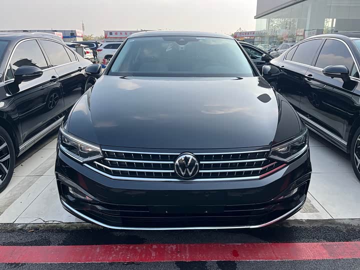 Фото 2 - Volkswagen Magotan