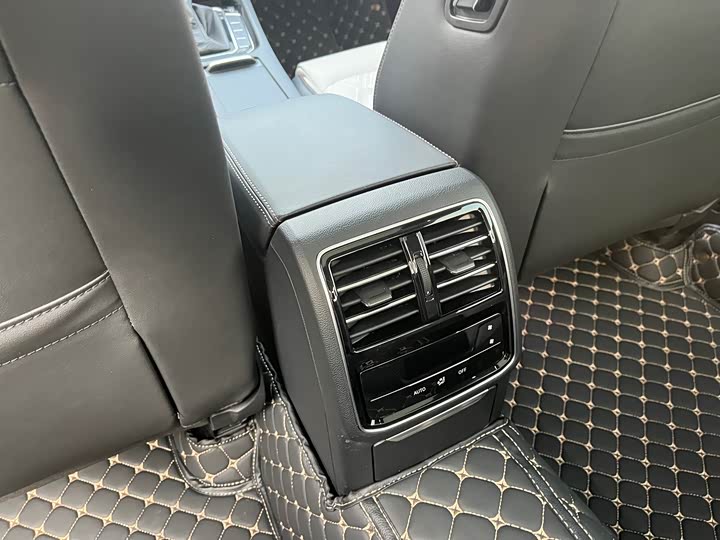 Фото 21 - Volkswagen Magotan