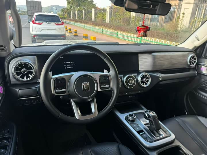 Фото 4 - Tank 300