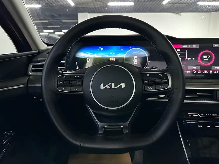 Фото 10 - Kia K5