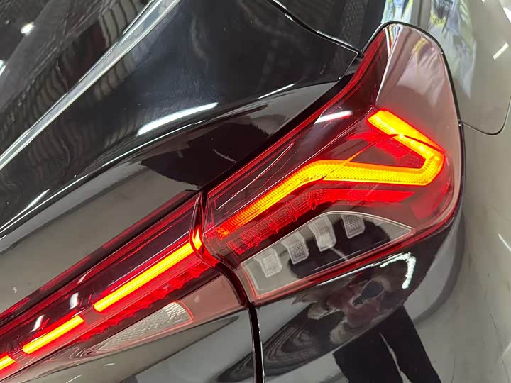 Фото 13 - Kia K5