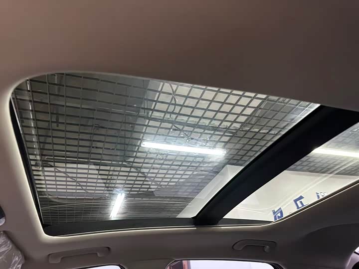 Фото 15 - Kia K5