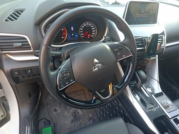 Фото 3 - Mitsubishi Eclipse Cross