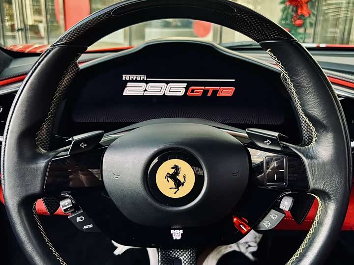 Фото 8 - Ferrari 296