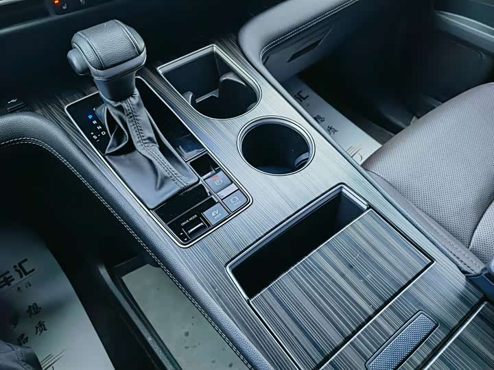 Фото 11 - Toyota Sienna