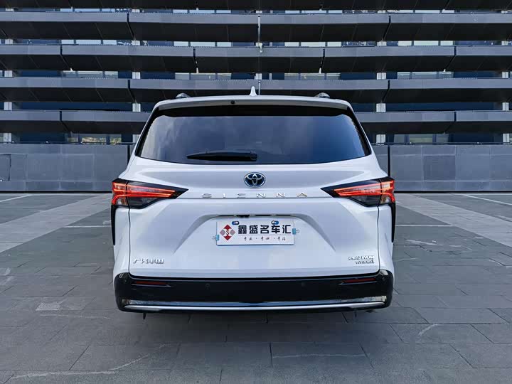 Фото 4 - Toyota Sienna