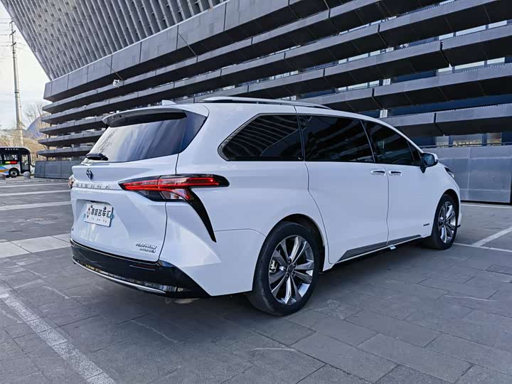 Фото 5 - Toyota Sienna