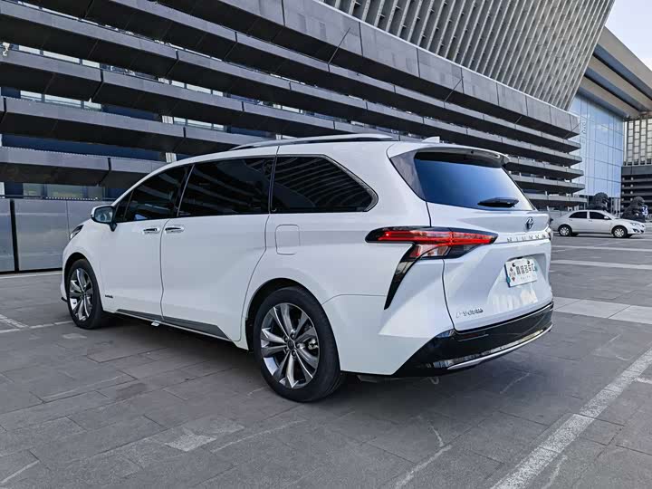 Фото 6 - Toyota Sienna