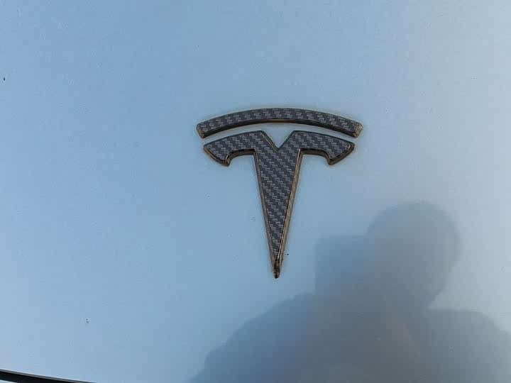 Фото 13 - Tesla Model 3