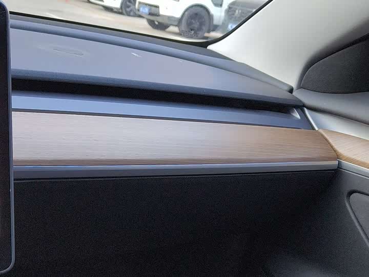 Фото 15 - Tesla Model 3