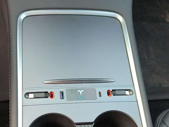 Фото 16 - Tesla Model 3