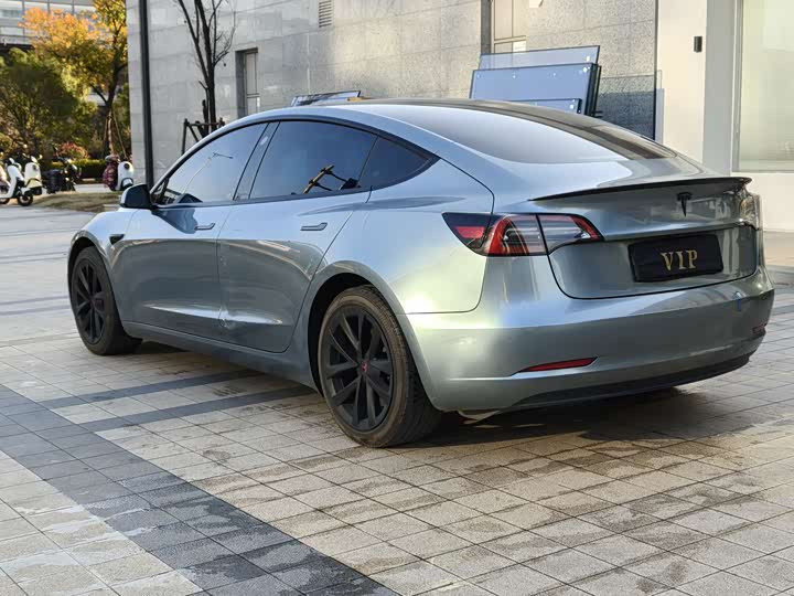 Фото 8 - Tesla Model 3