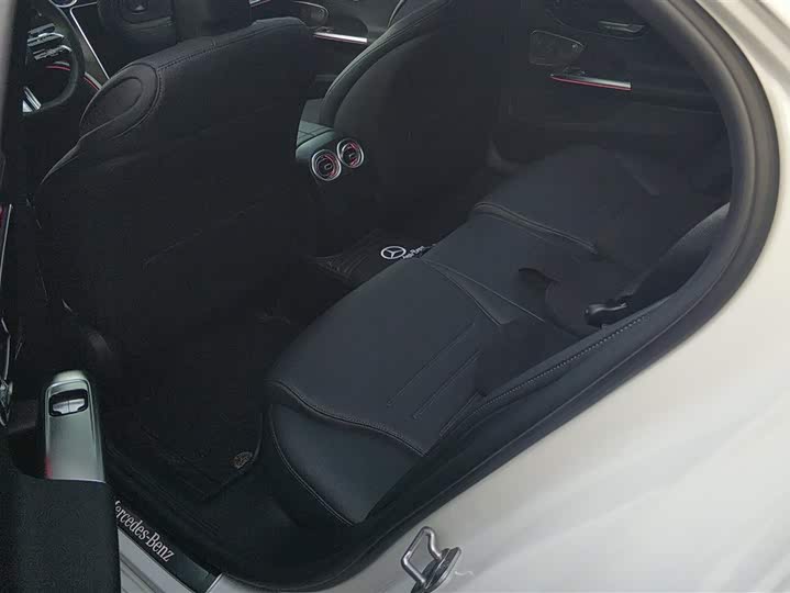 Фото 11 - Mercedes-Benz C-Class