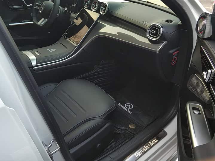 Фото 8 - Mercedes-Benz C-Class