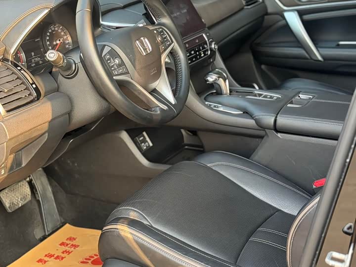 Фото 4 - Honda Avancier