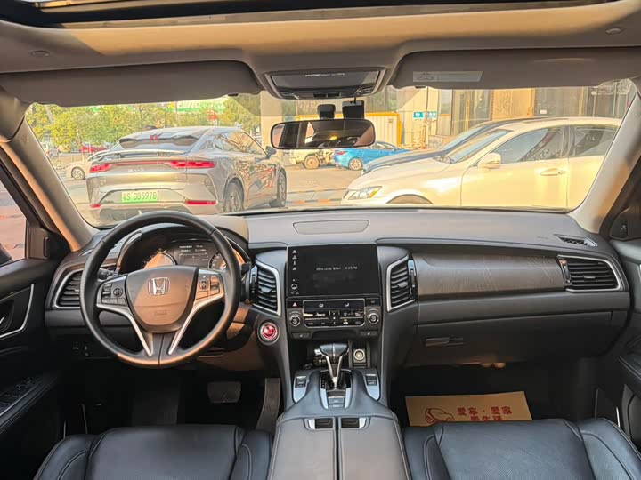 Фото 6 - Honda Avancier