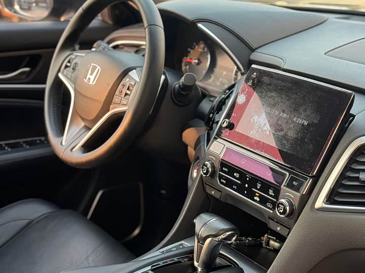 Фото 8 - Honda Avancier