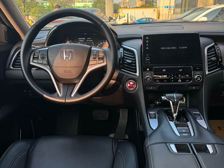 Фото 9 - Honda Avancier