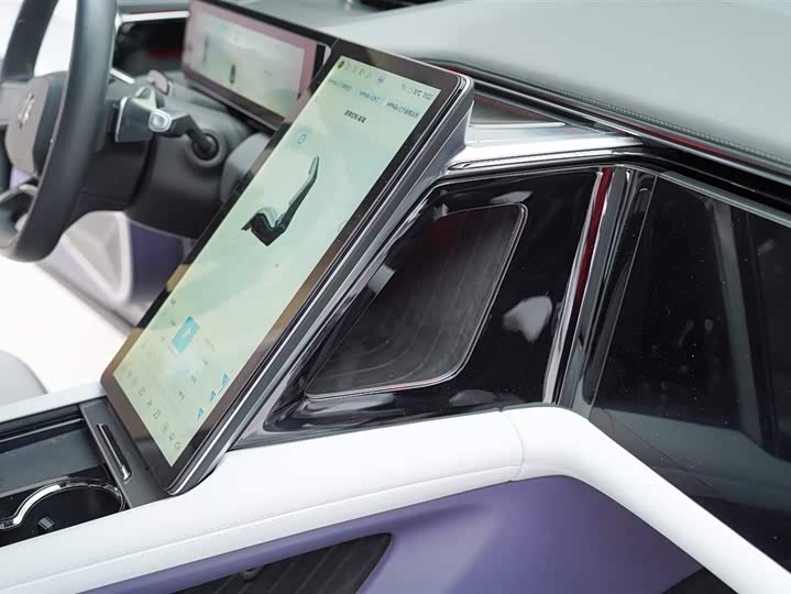 Фото 11 - HiPhi X