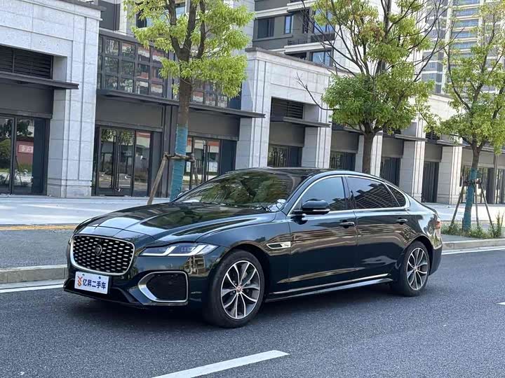 Фото 1 - Jaguar XF L