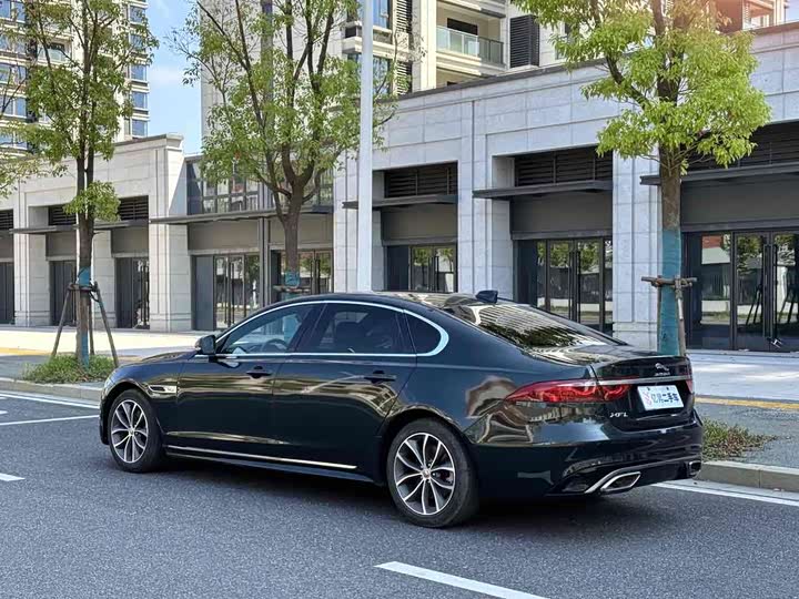 Фото 9 - Jaguar XF L