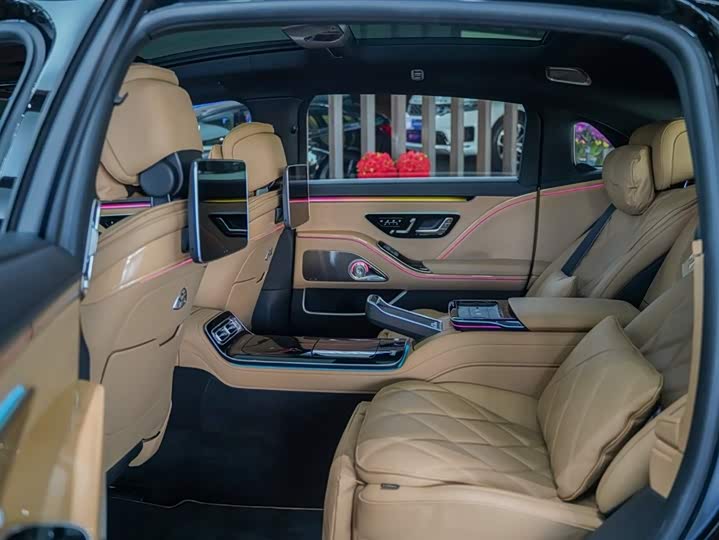 Фото 3 - Mercedes-Benz Maybach S-Class