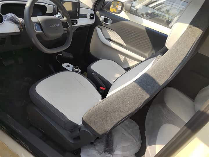 Фото 15 - Geely Galaxy Panda Mini