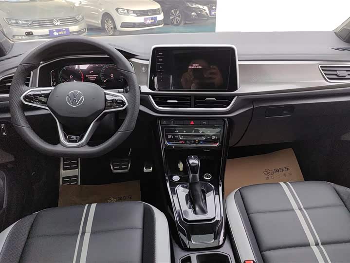 Фото 12 - Volkswagen T-Roc