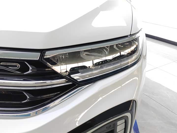 Фото 5 - Volkswagen T-Roc