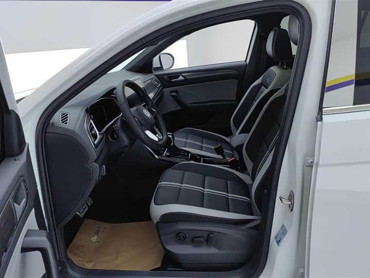 Фото 9 - Volkswagen T-Roc