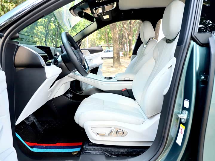 Фото 12 - XPeng G9