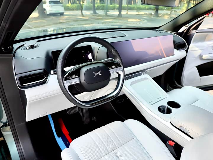 Фото 13 - XPeng G9