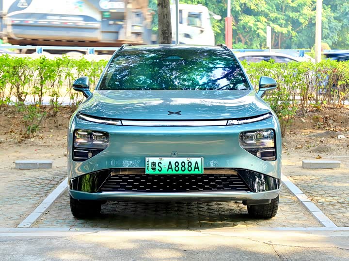 Фото 2 - XPeng G9