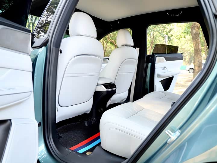 Фото 21 - XPeng G9