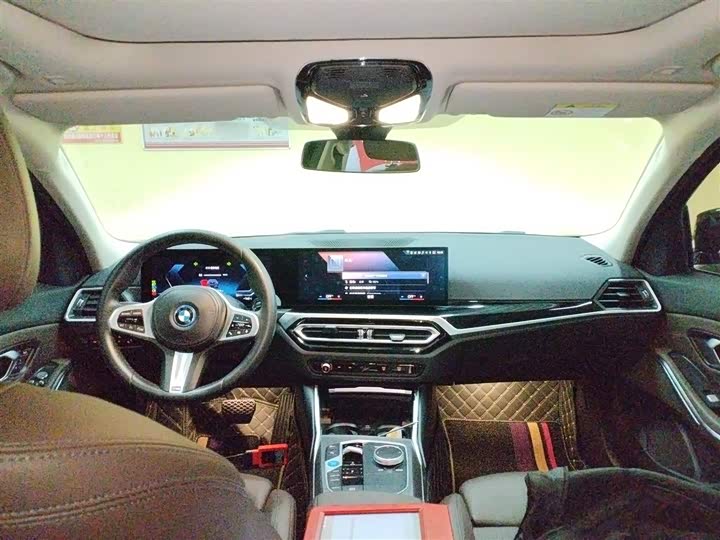 Фото 10 - BMW i3