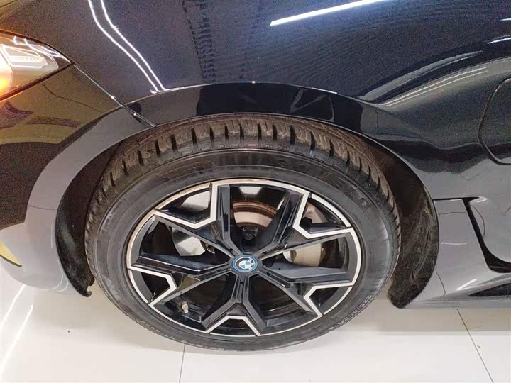 Фото 23 - BMW i3