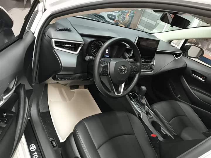 Фото 16 - Toyota Corolla